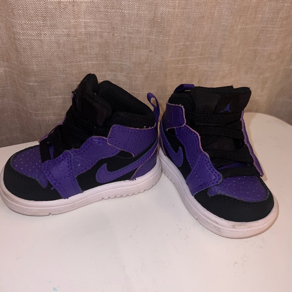 Nike Purple and Black Sneakers